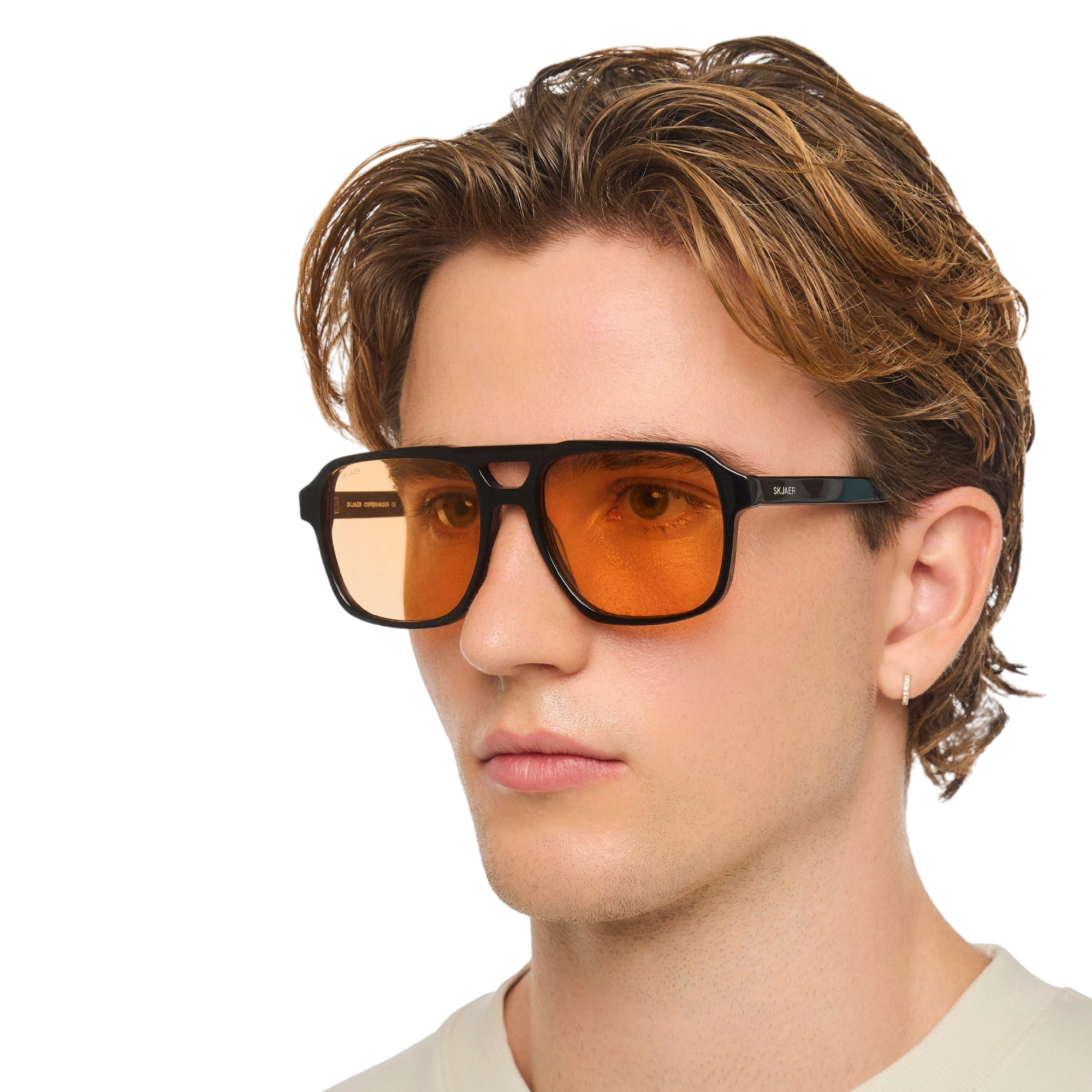 SKJAER 106S Black / Amber Lenses — model side